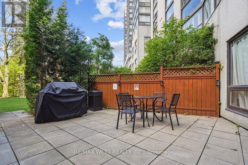 502 - 20 Harding Boulevard W, Richmond Hill, ON - Outdoor