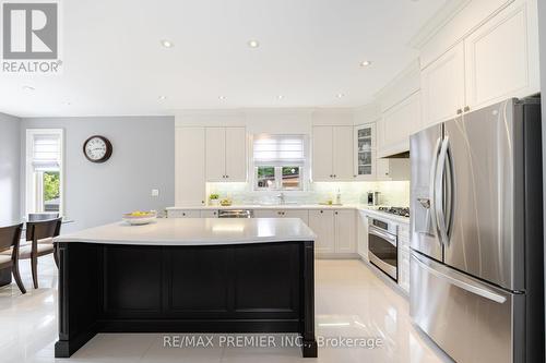 28 Ellerby Square N. Square, Vaughan, ON - Indoor Photo Showing Kitchen With Upgraded Kitchen