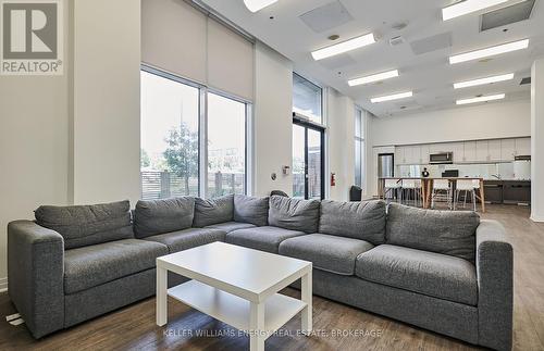 504 - 1900 Simcoe Street N, Oshawa, ON - Indoor Photo Showing Living Room