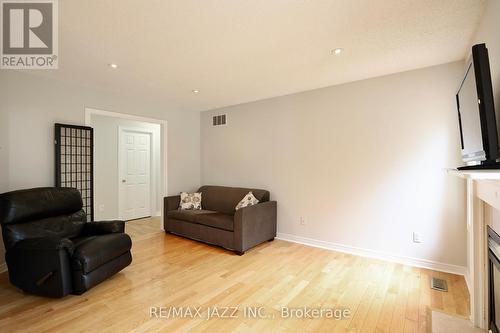 291 Niagara Drive, Oshawa, ON - Indoor Photo Showing Living Room