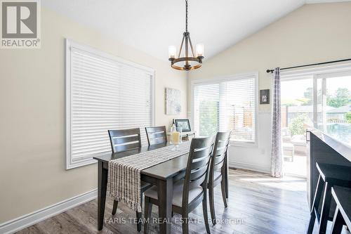 3932 Wood Avenue, Severn, ON - Indoor Photo Showing Dining Room
