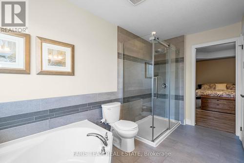 3932 Wood Avenue, Severn, ON - Indoor Photo Showing Bathroom
