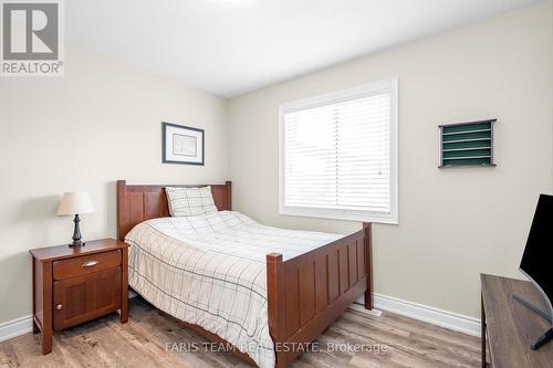 3932 Wood Avenue, Severn, ON - Indoor Photo Showing Bedroom