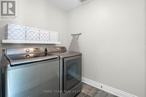 3932 Wood Avenue, Severn, ON - Indoor Photo Showing Laundry Room