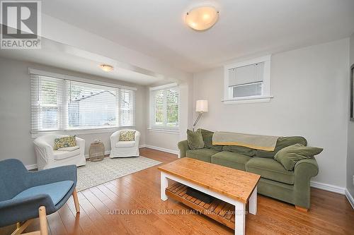 4 Mill Street S, Brampton, ON - Indoor Photo Showing Living Room