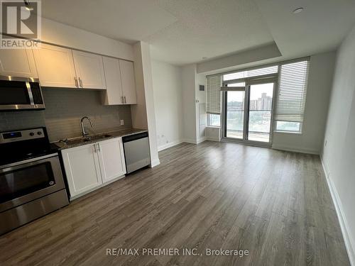 809 - 2800 Keele Street, Toronto, ON - Indoor Photo Showing Kitchen