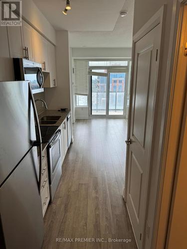 809 - 2800 Keele Street, Toronto, ON - Indoor Photo Showing Kitchen