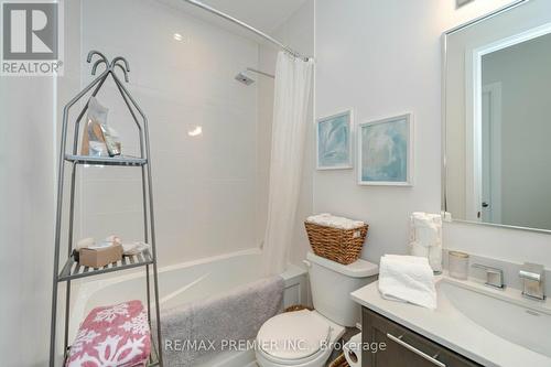 710 - 2480 Prince Michael Drive, Oakville, ON - Indoor Photo Showing Bathroom