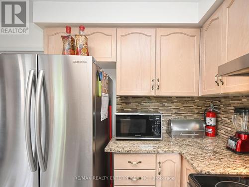 7 Colleyville Street, Brampton, ON - Indoor Photo Showing Kitchen With Stainless Steel Kitchen With Upgraded Kitchen