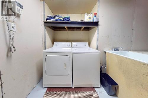 61 Mullis Crescent, Brampton, ON - Indoor Photo Showing Laundry Room
