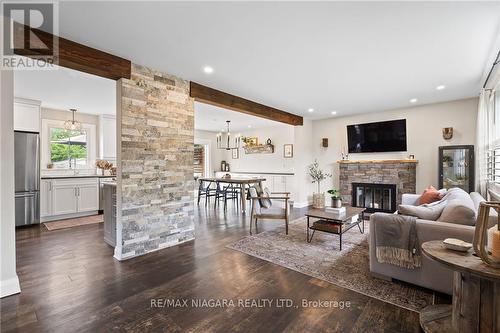 20 Edgedale Road, St. Catharines, ON - Indoor Photo Showing Living Room With Fireplace