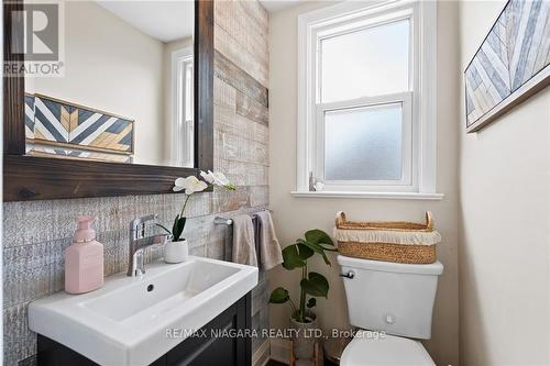 20 Edgedale Road, St. Catharines, ON - Indoor Photo Showing Bathroom