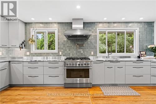 370 Butler Street, Niagara-On-The-Lake, ON - Indoor Photo Showing Kitchen With Upgraded Kitchen