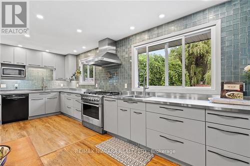 370 Butler Street, Niagara-On-The-Lake, ON - Indoor Photo Showing Kitchen With Double Sink With Upgraded Kitchen