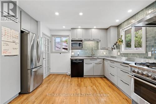 370 Butler Street, Niagara-On-The-Lake, ON - Indoor Photo Showing Kitchen With Stainless Steel Kitchen With Upgraded Kitchen