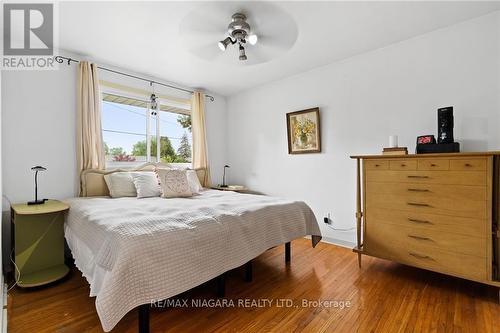 370 Butler Street, Niagara-On-The-Lake, ON - Indoor Photo Showing Bedroom