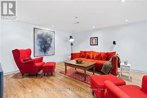 370 Butler Street, Niagara-On-The-Lake, ON - Indoor Photo Showing Living Room