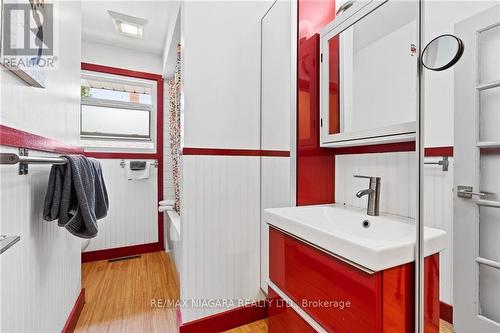 370 Butler Street, Niagara-On-The-Lake, ON - Indoor Photo Showing Bathroom