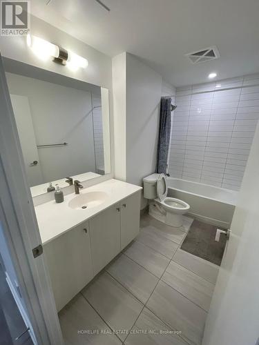 605 - 5 Wellington Street, Kitchener, ON - Indoor Photo Showing Bathroom