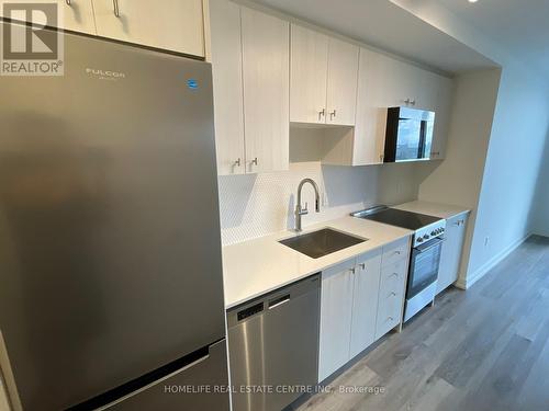 605 - 5 Wellington Street, Kitchener, ON - Indoor Photo Showing Kitchen