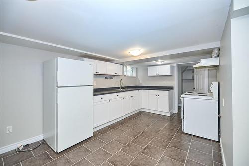 New kitchen cabinetry - 215 Mcalpine Avenue, Welland, ON - Indoor Photo Showing Kitchen