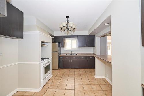 215 Mcalpine Avenue, Welland, ON - Indoor Photo Showing Kitchen With Double Sink