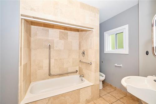 215 Mcalpine Avenue, Welland, ON - Indoor Photo Showing Bathroom