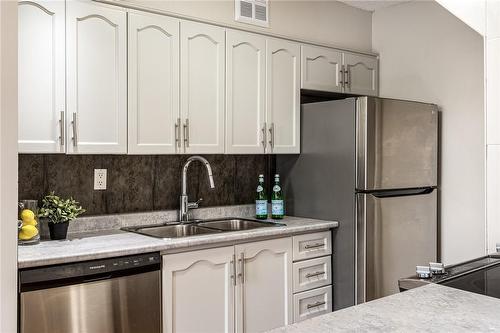 10 John Street|Unit #209, Dundas, ON - Indoor Photo Showing Other Room