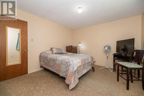 19 Peter Street, Laurentian Hills, ON - Indoor Photo Showing Bedroom