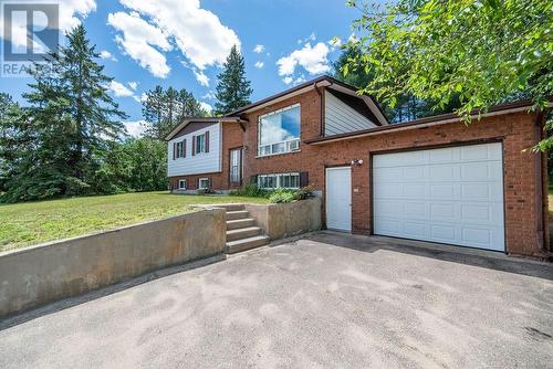 19 Peter Street, Laurentian Hills, ON - Outdoor