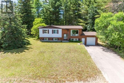 19 Peter Street, Laurentian Hills, ON - Outdoor