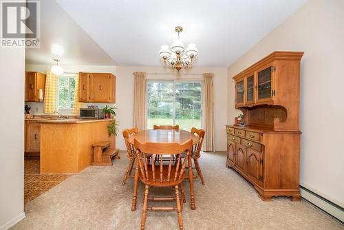 19 Peter Street, Laurentian Hills, ON - Indoor Photo Showing Dining Room