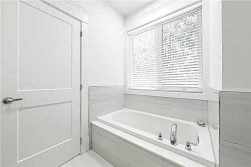 85 Miles Road, Hamilton, ON - Indoor Photo Showing Bathroom