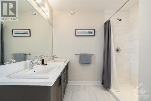 60 Duncanville Street, Russell, ON - Indoor Photo Showing Bathroom