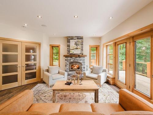 Salon - 287 Ch. De Missisquoi, Bromont, QC - Indoor Photo Showing Living Room With Fireplace