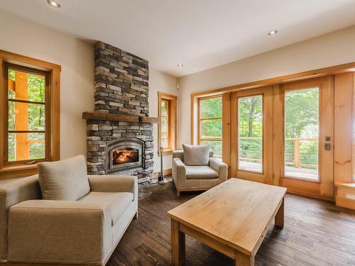 Salon - 287 Ch. De Missisquoi, Bromont, QC - Indoor Photo Showing Living Room With Fireplace