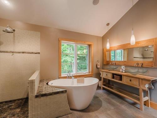 Bathroom - 287 Ch. De Missisquoi, Bromont, QC - Indoor Photo Showing Bathroom