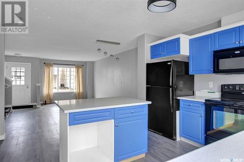 52 2751 Windsor Park Road, Regina, SK - Indoor Photo Showing Kitchen