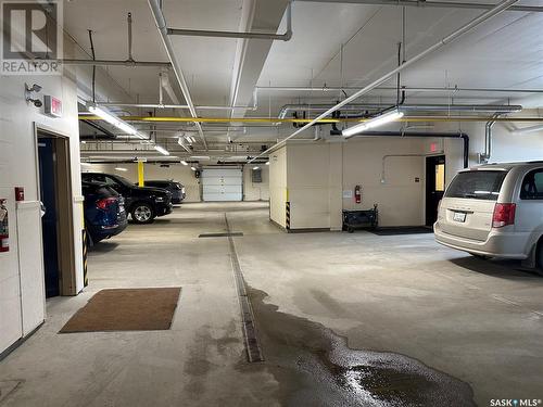 405 220 Mccallum Avenue, Birch Hills, SK - Indoor Photo Showing Garage