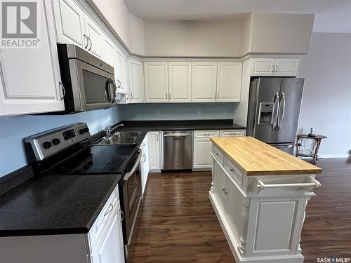 405 220 Mccallum Avenue, Birch Hills, SK - Indoor Photo Showing Kitchen