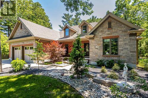 8713 Timberwood Trail, Lambton Shores, ON - Outdoor