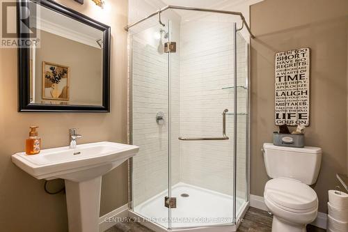 8713 Timberwood Trail, Lambton Shores, ON - Indoor Photo Showing Bathroom