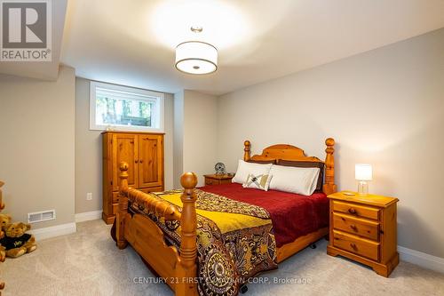 8713 Timberwood Trail, Lambton Shores, ON - Indoor Photo Showing Bedroom