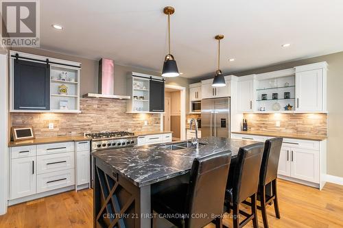 8713 Timberwood Trail, Lambton Shores, ON - Indoor Photo Showing Kitchen With Upgraded Kitchen
