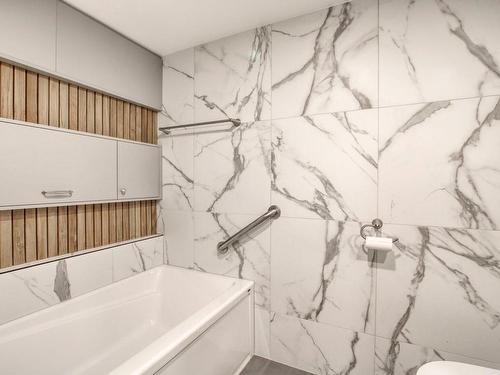 Salle de bains - 606-8065 Boul. St-Laurent, Brossard, QC - Indoor Photo Showing Bathroom