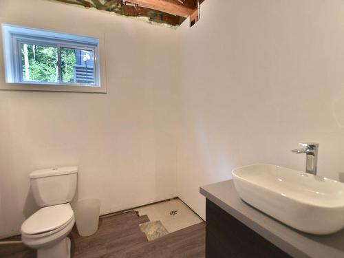 Powder room - 423 11E Rue, Daveluyville, QC - Indoor Photo Showing Bathroom