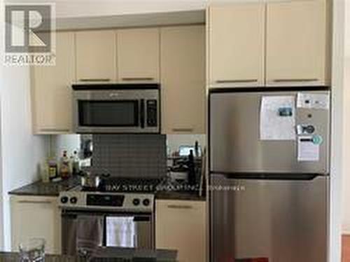 3202 - 21 Carlton Street, Toronto, ON - Indoor Photo Showing Kitchen With Upgraded Kitchen