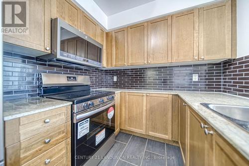 2809 - 763 Bay Street, Toronto, ON - Indoor Photo Showing Kitchen With Upgraded Kitchen