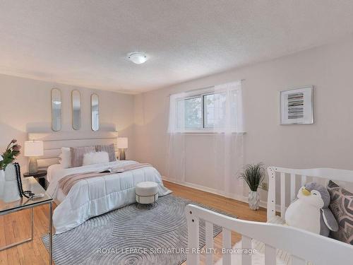 28 Tanjoe Cres, Toronto, ON - Indoor Photo Showing Bedroom