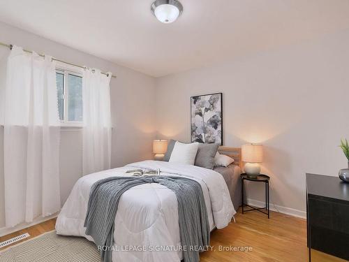 28 Tanjoe Cres, Toronto, ON - Indoor Photo Showing Bedroom